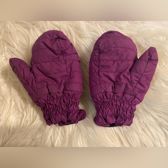 Purple Patagonia mittens 6-12m - Picture 4 of 5